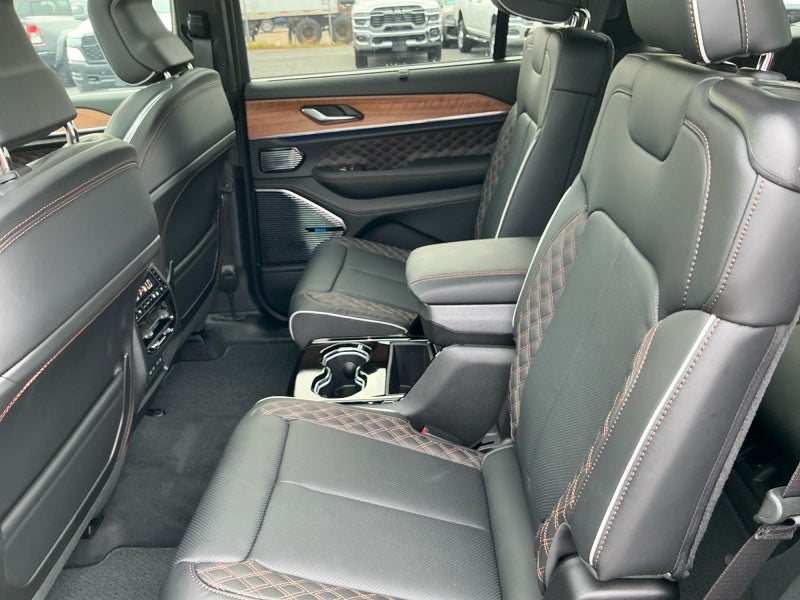 2026 Jeep Grand Cherokee GRAND CHEROKEE L SUMMIT 4X4