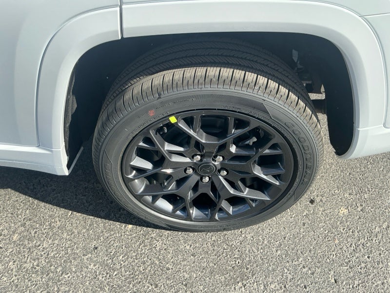 2027 Jeep Grand Cherokee GRAND CHEROKEE L SUMMIT 4X4
