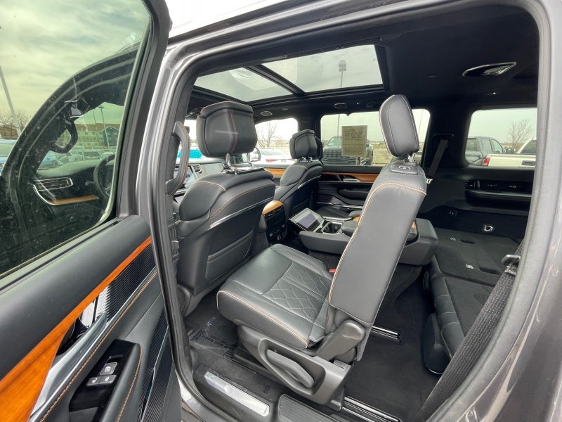 2024 Jeep Grand Wagoneer L Series III 4x4