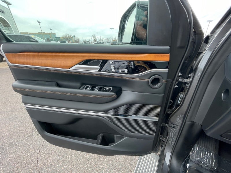 2024 Jeep Grand Wagoneer L Series III 4x4