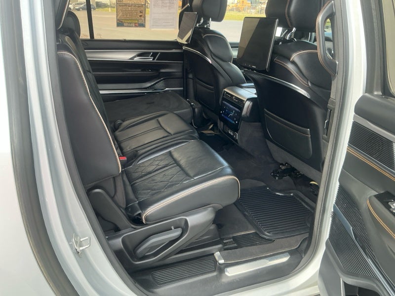 2023 Jeep Grand Wagoneer L Series III 4x4