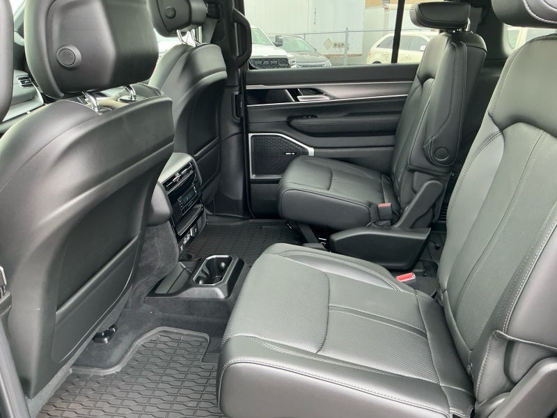 2026 Jeep Grand Wagoneer GRAND WAGONEER UPLAND 4X4