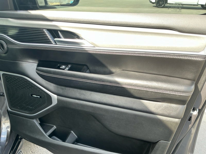 2024 Jeep Wagoneer Series II Carbide