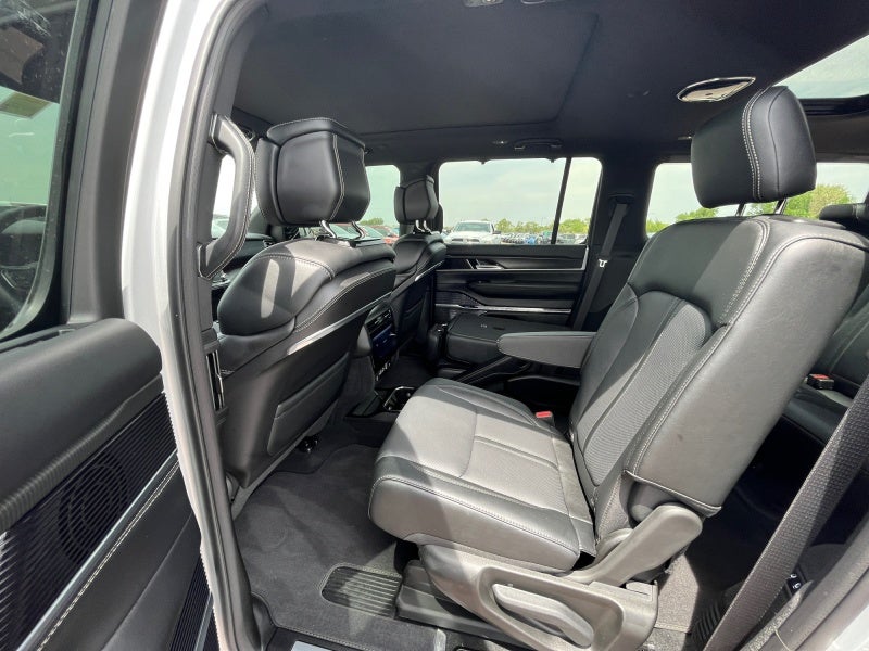 2026 Jeep Grand Wagoneer GRAND WAGONEER SUMMIT OBSIDIAN 4X4