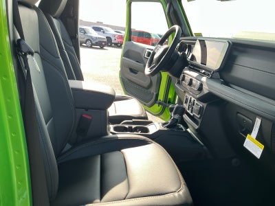 2026 Jeep Gladiator GLADIATOR SAHARA 4X4