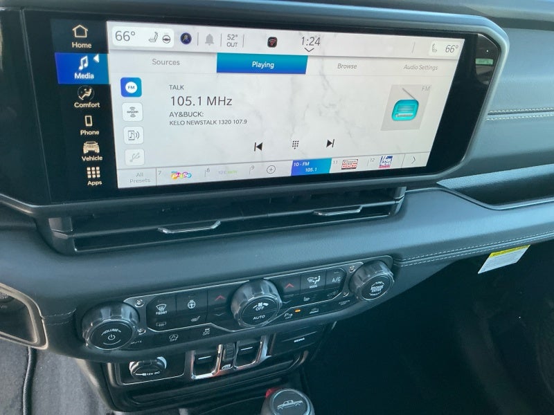 2026 Jeep Gladiator GLADIATOR SAHARA 4X4