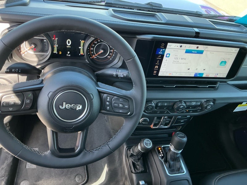 2026 Jeep Gladiator GLADIATOR SAHARA 4X4