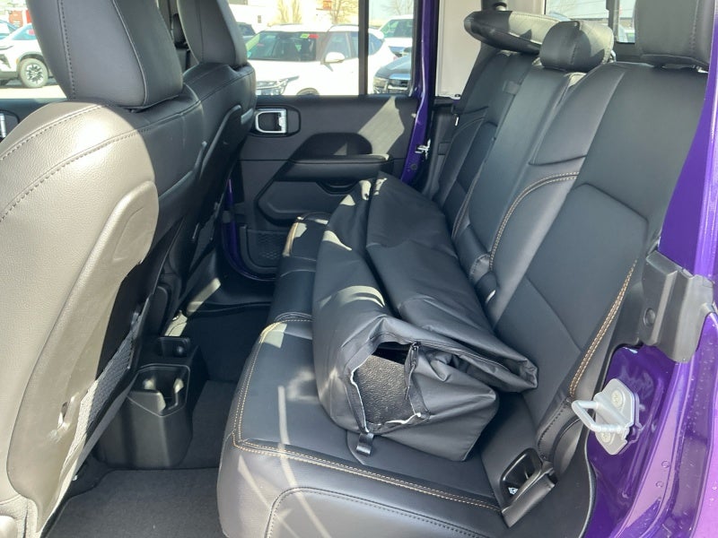 2026 Jeep Gladiator GLADIATOR SAHARA 4X4