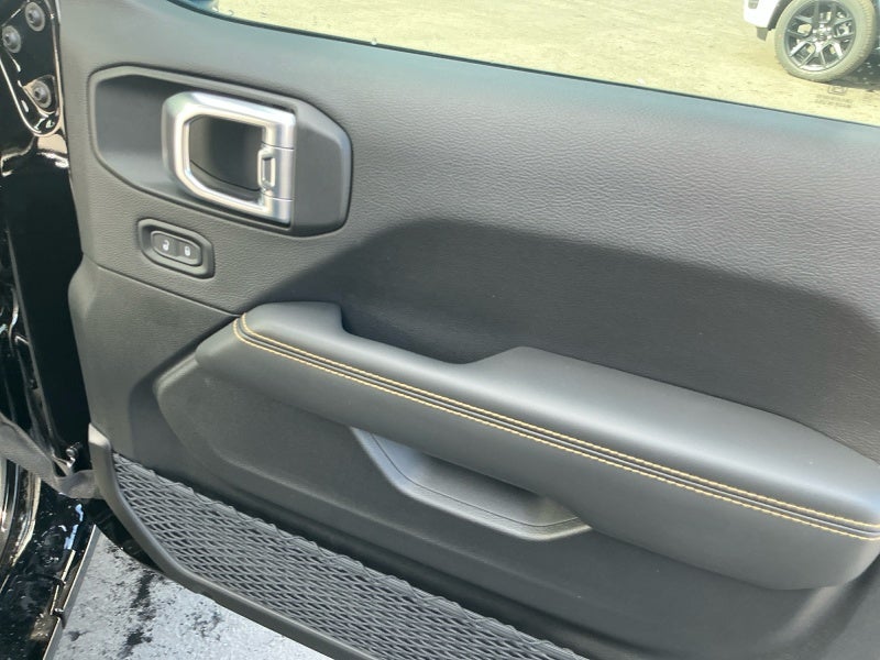 2026 Jeep Gladiator GLADIATOR SAHARA 4X4