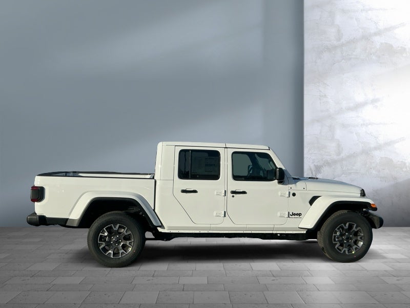 2026 Jeep Gladiator GLADIATOR SAHARA 4X4