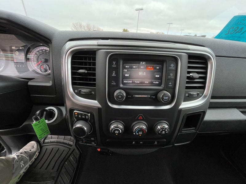 2024 RAM 1500 Classic Warlock Quad Cab 4x4 6'4' Box