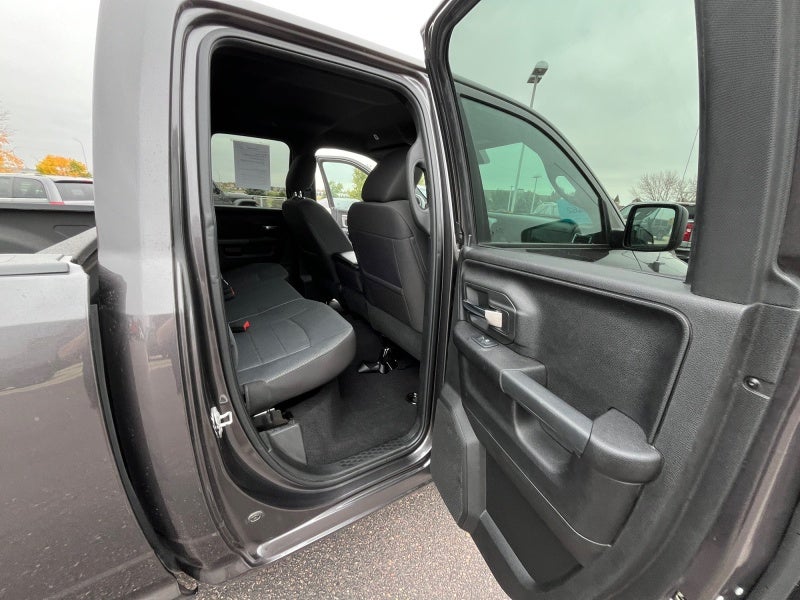 2024 RAM 1500 Classic Warlock Quad Cab 4x4 6'4' Box
