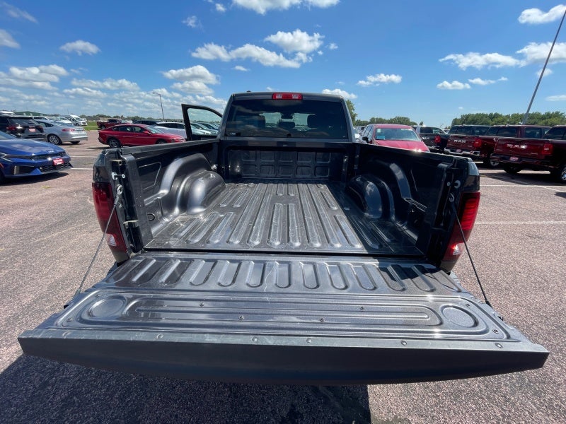 2022 RAM 1500 Classic Warlock Quad Cab 4x4 6'4' Box