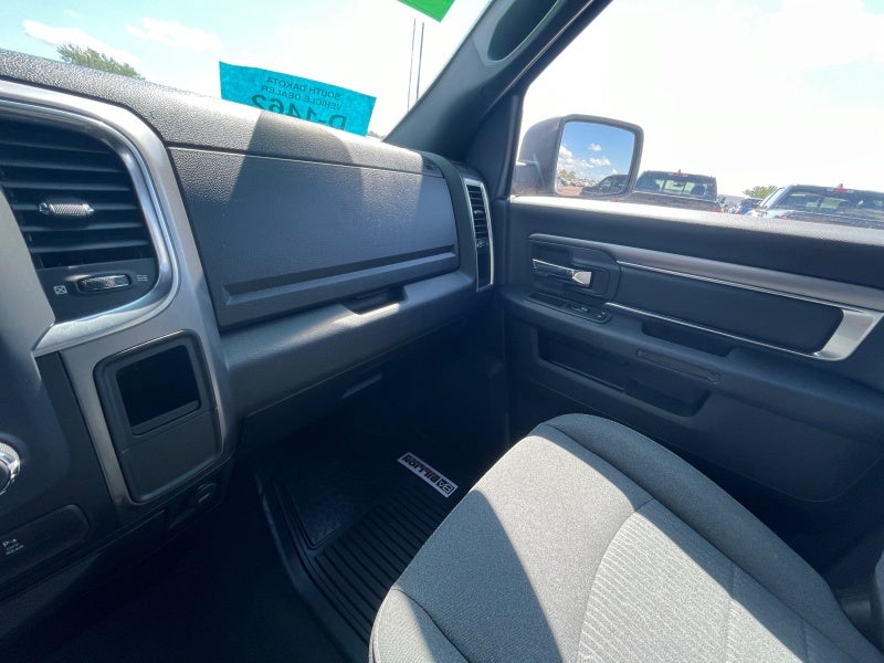 2022 RAM 1500 Classic Warlock Quad Cab 4x4 6'4' Box