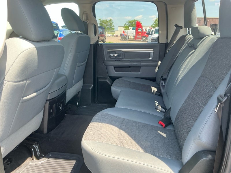2018 RAM 1500 Big Horn Crew Cab 4x4 6'4' Box