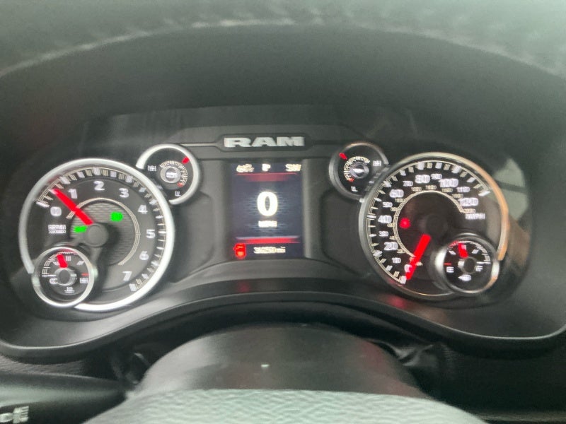 2023 RAM 1500 Big Horn Crew Cab 4x4 5'7' Box