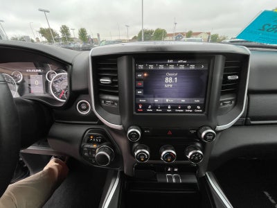 2020 RAM 1500 Big Horn Crew Cab 4x4 5'7' Box
