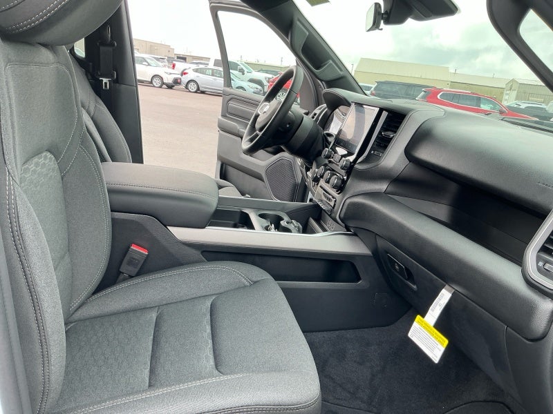 2027 RAM Ram 1500 RAM 1500 EXPRESS CREW CAB 4X4 5'7' BOX