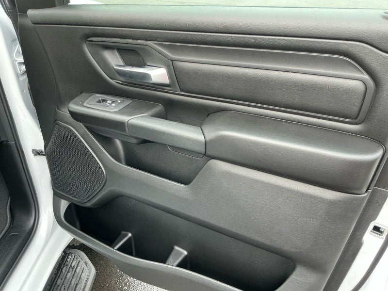 2027 RAM Ram 1500 RAM 1500 EXPRESS CREW CAB 4X4 5'7' BOX