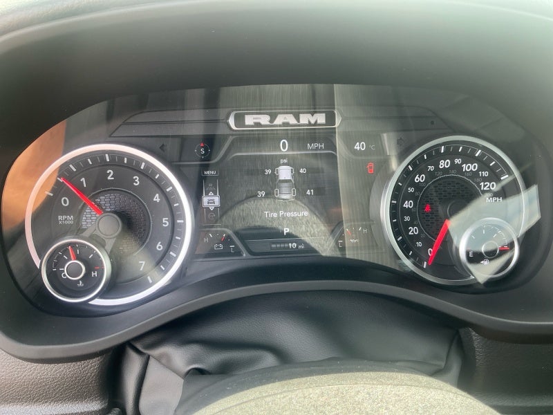 2026 RAM Ram 1500 RAM 1500 EXPRESS CREW CAB 4X4 5'7' BOX