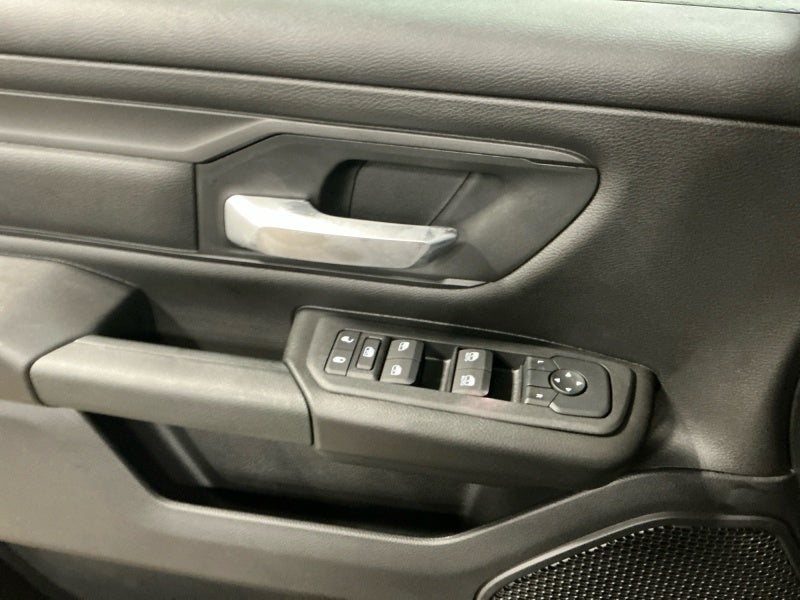 2025 RAM 1500 Tradesman Crew Cab 4x4 5'7' Box