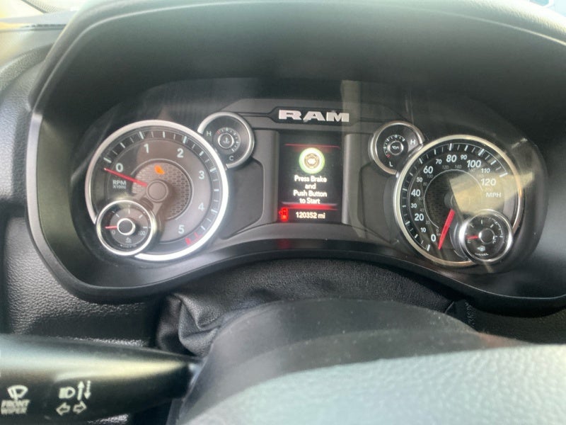 2020 RAM 1500 Big Horn Crew Cab 4x4 5'7' Box