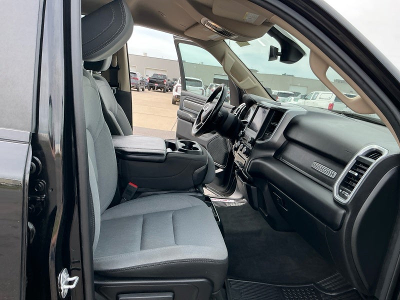 2020 RAM 1500 Big Horn Crew Cab 4x4 5'7' Box