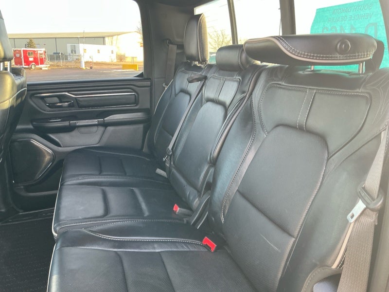 2022 RAM 1500 Limited Crew Cab 4x4 5'7' Box