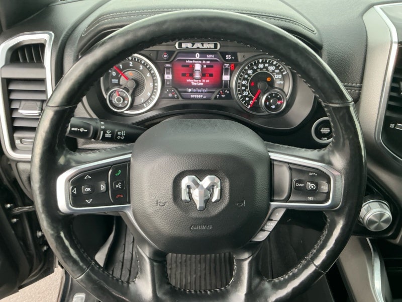 2020 RAM 1500 Laramie Crew Cab 4x4 5'7' Box