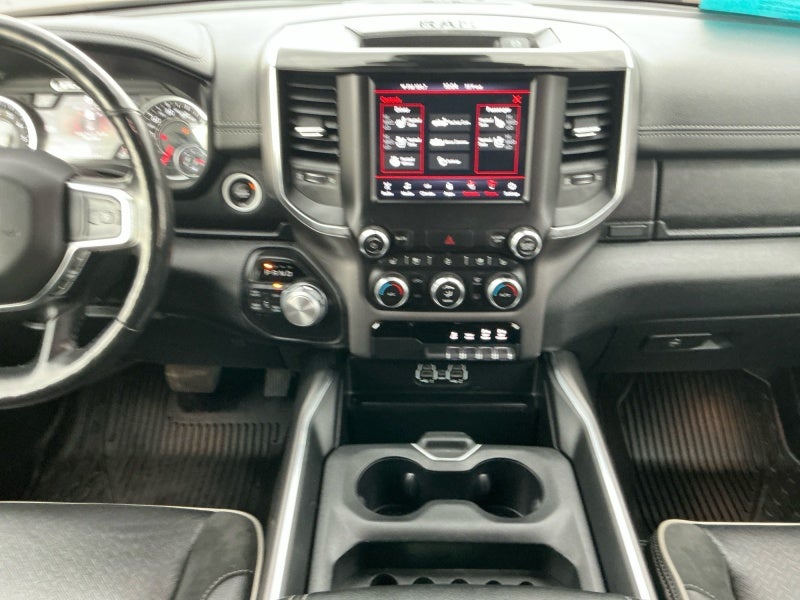 2020 RAM 1500 Laramie Crew Cab 4x4 5'7' Box