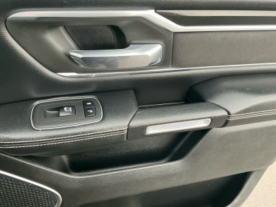 2020 RAM 1500 Laramie Crew Cab 4x4 5'7' Box