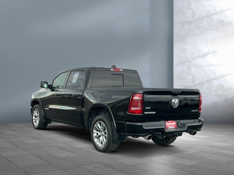 2020 RAM 1500 Laramie Crew Cab 4x4 5'7' Box