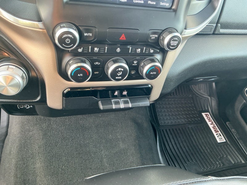 2019 RAM 1500 Laramie Crew Cab 4x4 5'7' Box