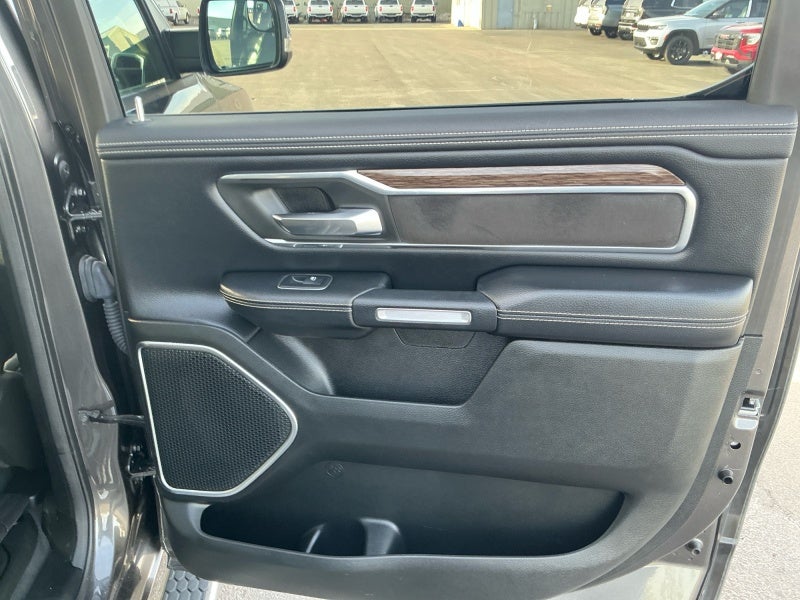 2019 RAM 1500 Laramie Crew Cab 4x4 5'7' Box