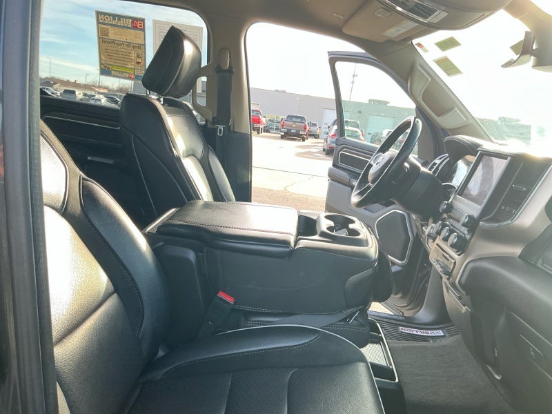 2019 RAM 1500 Laramie Crew Cab 4x4 5'7' Box