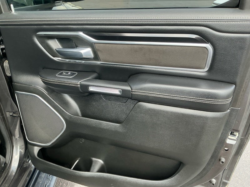 2022 RAM 1500 Laramie Crew Cab 4x4 5'7' Box