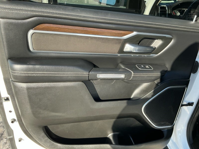 2022 RAM 1500 Laramie Crew Cab 4x4 5'7' Box