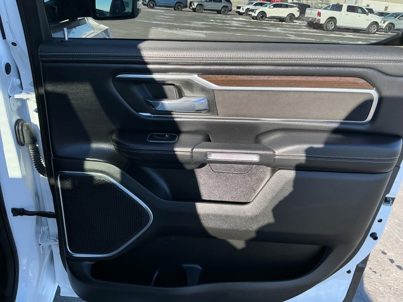 2022 RAM 1500 Laramie Crew Cab 4x4 5'7' Box