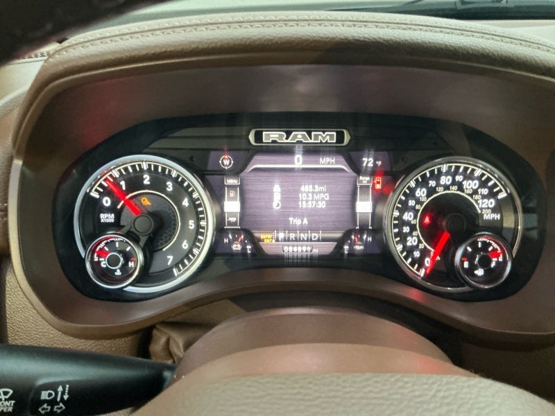 2020 RAM 1500 Laramie Crew Cab 4x4 5'7' Box