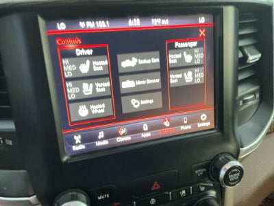 2020 RAM 1500 Laramie Crew Cab 4x4 5'7' Box