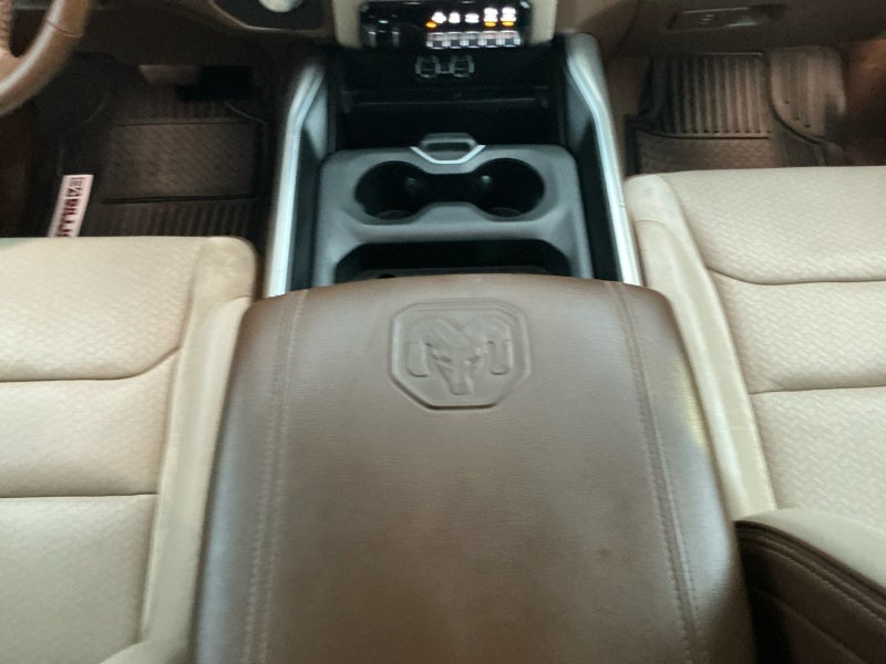 2020 RAM 1500 Laramie Crew Cab 4x4 5'7' Box