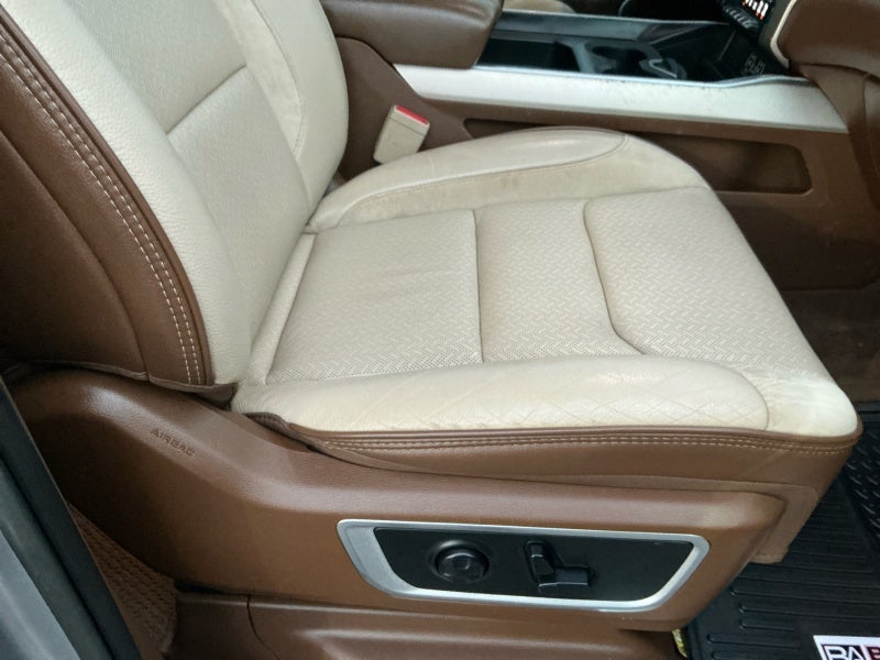 2020 RAM 1500 Laramie Crew Cab 4x4 5'7' Box