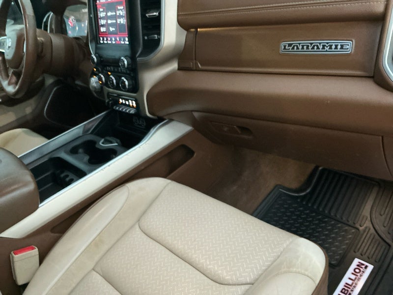 2020 RAM 1500 Laramie Crew Cab 4x4 5'7' Box