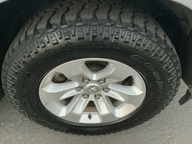 2020 RAM 1500 Laramie Crew Cab 4x4 5'7' Box