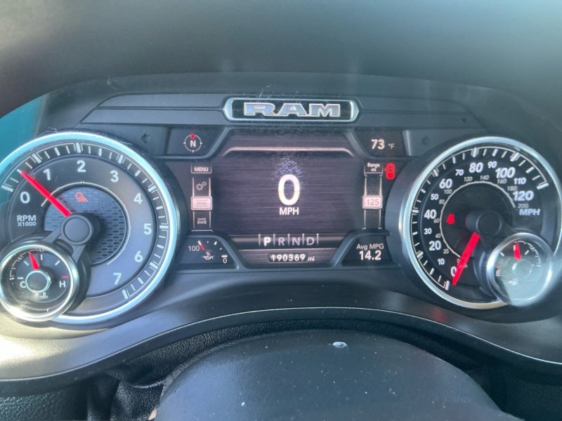 2020 RAM 1500 Laramie Crew Cab 4x4 5'7' Box