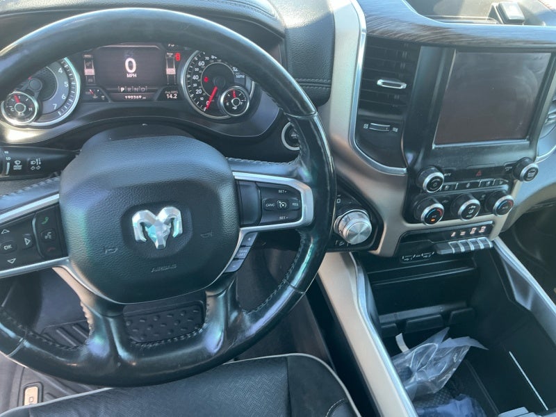 2020 RAM 1500 Laramie Crew Cab 4x4 5'7' Box