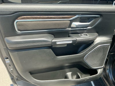 2020 RAM 1500 Laramie Crew Cab 4x4 5'7' Box