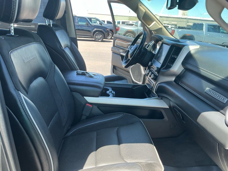 2020 RAM 1500 Laramie Crew Cab 4x4 5'7' Box