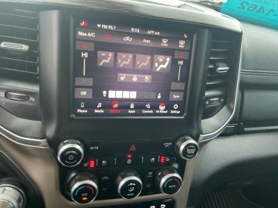 2019 RAM 1500 Laramie Crew Cab 4x4 5'7' Box