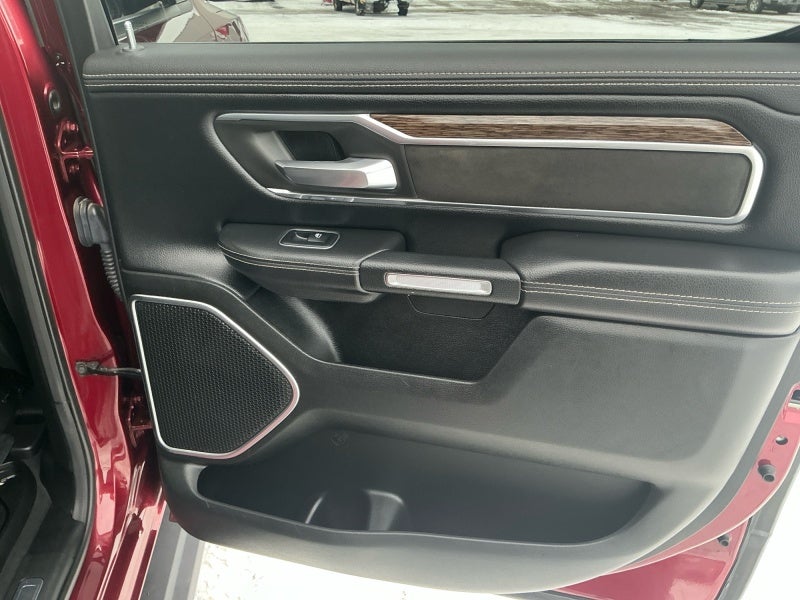 2019 RAM 1500 Laramie Crew Cab 4x4 5'7' Box